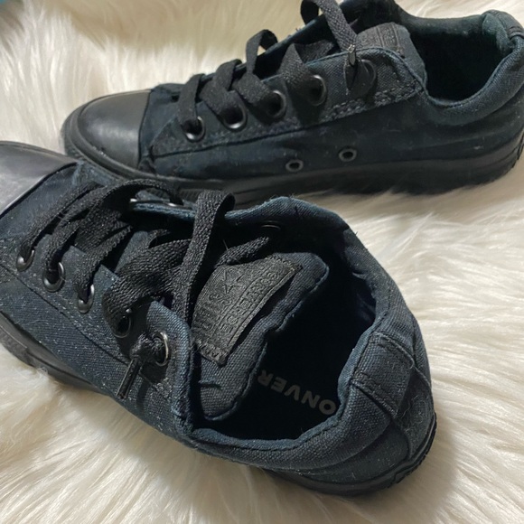 Kids converse shoes size 2 youth all black on black - Picture 4 of 6